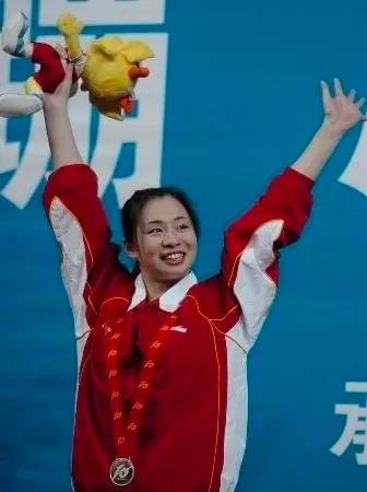 商知识带货：成就感不亚于拿金牌新利娱乐退役蹦床冠军投身抖音电(图2)