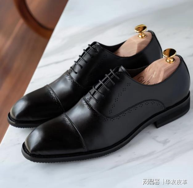 论：从功能到时尚的百年演变新利娱乐知识分享｜鞋型进化(图2)